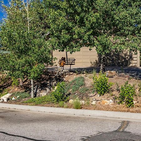 Penticton Lodge By Avantstay Log Cabin Home W Incredible Views Large Patio Hot Tub Big Bear Lake Exterior photo