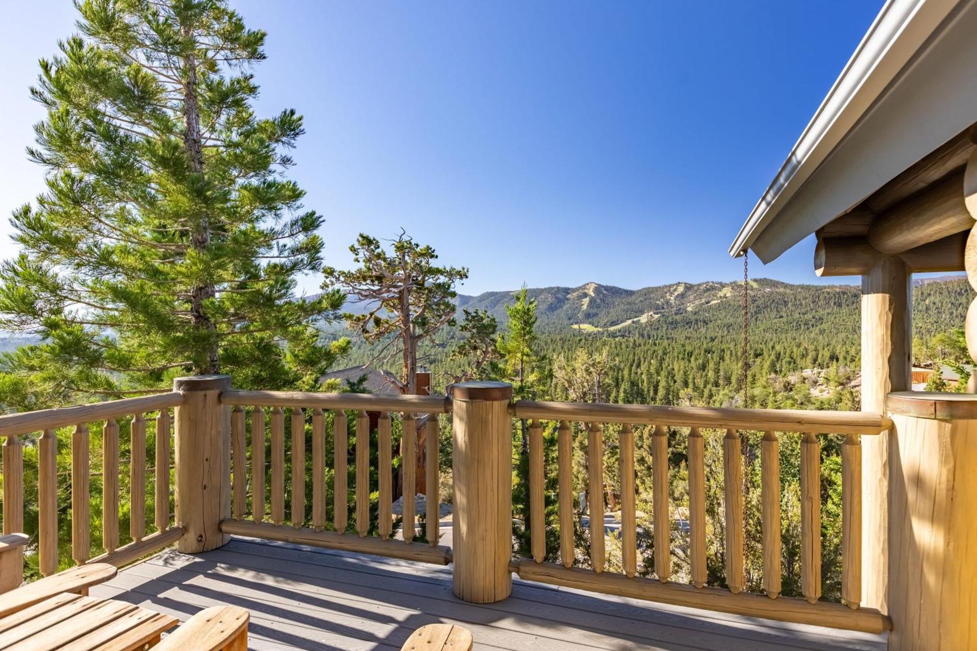 Penticton Lodge By Avantstay Log Cabin Home W Incredible Views Large Patio Hot Tub Big Bear Lake Exterior photo