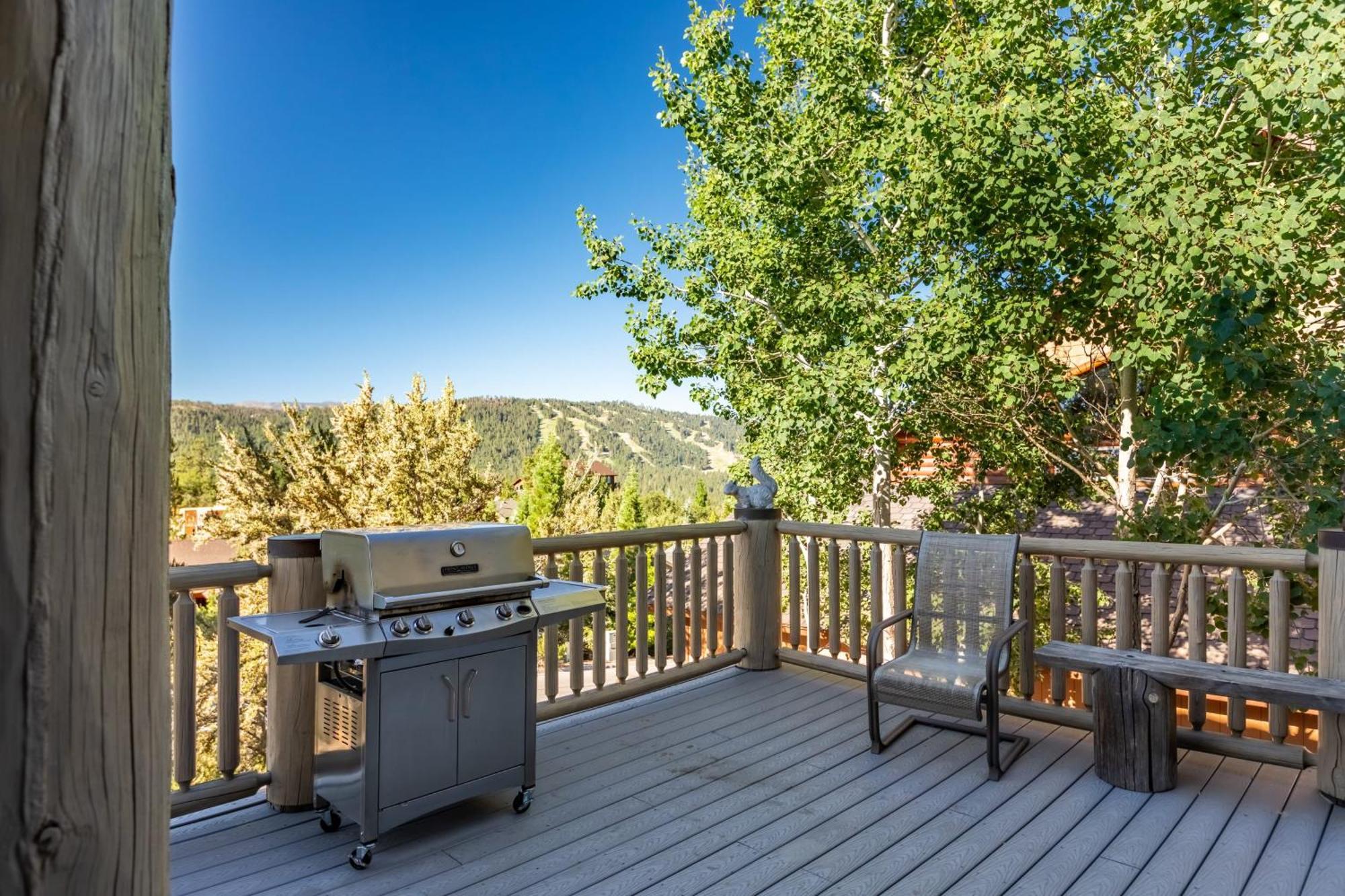 Penticton Lodge By Avantstay Log Cabin Home W Incredible Views Large Patio Hot Tub Big Bear Lake Exterior photo